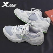 特步（XTEP）女鞋時尚復(fù)古休閑鞋夏季網(wǎng)面透氣減震跑步鞋戶外耐磨短跑鞋子女 淺灰蘭 35
