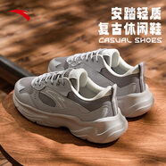 安踏運(yùn)動鞋男鞋夏季軟底復(fù)古拼接老爹鞋網(wǎng)面透氣厚底跑步休閑鞋子男 【皮網(wǎng)拼接】信鴿灰/芯片灰-3 42