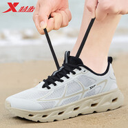 特步（XTEP）男鞋跑鞋夏季新款軟彈減震跑步鞋網(wǎng)面透氣運動鞋子男大網(wǎng)孔沙灘鞋 白沙灰黏土色 41