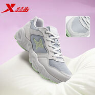 特步（XTEP）女鞋跑步鞋夏季透氣老爹鞋厚底百搭休閑鞋輕便時尚百搭撞色運動鞋 淺灰蘭 35