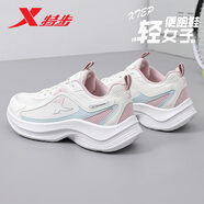特步女鞋運動鞋子女夏季新款網(wǎng)面軟底跑步鞋女士輕便減震透氣休閑鞋子 帆白/雪霧綠/淺粉色 【官方正品】 37