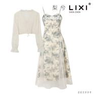 梨兮夏款長(cháng)袖雪紡衫+雪紡網(wǎng)紗吊帶印花裙兩件套裙子套裝中長(cháng)款薄 雪紡衫+吊帶裙 均碼 s