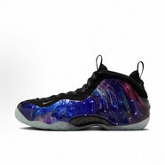 耐克（NIKE）【現(xiàn)貨】耐克 Nike Air Foamposite Pro 哈達(dá)威籃球鞋 噴泡系列 FQ4303-400  銀河噴 40