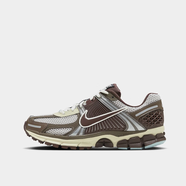 耐克（NIKE）Zoom Vomero5 褐色低幫復(fù)古跑鞋運動鞋 FD9920-022 44