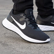 耐克（NIKE）男鞋 2025新款運動鞋REVOLUTION 7網(wǎng)面透氣輕便跑步鞋時尚休閑鞋. 經(jīng)典黑白跑鞋/建議買大半碼 42.5