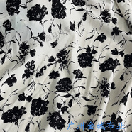 卡馳慕寧夏天做裙子的布料韓國麻印花平紋緞雪紡女連衣裙半身裙襯衫墜垂感 白底黑玫瑰 (一米價(jià))