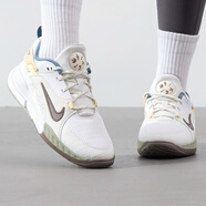 耐克（NIKE）跑步鞋大童鞋25秋季新款CROSSCOURT緩震透氣運動(dòng)鞋訓練輕便休閑鞋 白/團隊金/山峰白-121 38.5
