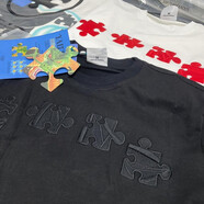 wvga【萬(wàn)針刺繡】YADcrew亞德魯 拼圖立體紋理繡花短袖新款潮流百搭休 白色【現貨秒發(fā)】-萬(wàn)針刺繡 S