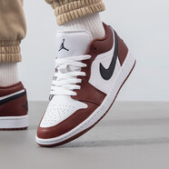 耐克（NIKE）男鞋籃球鞋25新款AJ1 飛人喬丹冬季低幫耐磨運動(dòng)鞋百搭潮鞋板鞋 白/黑/小馬棕/AJ1/HF3148-102 42.5