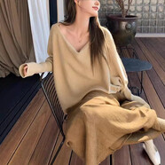 溥畔柏林之戀慵懶純色寬松顯瘦蕩領(lǐng)百搭蝙蝠袖毛衣女收腰V領(lǐng)上衣 溫柔杏