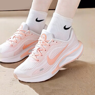 耐克（NIKE）女鞋跑步鞋 2025春季新款Journey Run慢跑鞋緩震輕便透氣運(yùn)動(dòng)鞋 FJ7765-114 白色/水洗珊瑚紅 39
