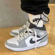 耐克（NIKE）【潮】Air Jordan aj1板鞋男女新款高幫休閑跑步運動耐磨籃球鞋 554724-078 /灰白黑 42.5