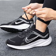 耐克（NIKE）跑鞋男鞋 2025秋季公路運動鞋QUEST系列緩震休閑鞋網(wǎng)面透氣跑步鞋 QUEST 5/黑白 41 (內長260mm)