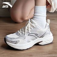 安踏女鞋2025秋新款AT2000經(jīng)典跑步老爹鞋網(wǎng)面厚底防滑運動(dòng)小白鞋女 象牙白/銀-1 36.5