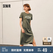 森馬連衣裙女復古休閑中長(cháng)裙春夏心機字母開(kāi)叉T恤裙101324114026