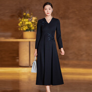 首尚格釋藏藍色秋季連衣裙女2025新款時(shí)尚氣質(zhì)高級感V領(lǐng)貼花修身大擺裙子 藏藍色 S