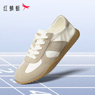 紅蜻蜓德訓(xùn)鞋2025夏季新款男鞋軟底阿甘休閑板鞋復(fù)古運(yùn)動(dòng)慢跑鞋WGA25890 白/杏色 39