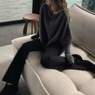 溥畔柏林之戀慵懶純色寬松顯瘦蕩領(lǐng)百搭蝙蝠袖毛衣女收腰V領(lǐng)上衣 黑色