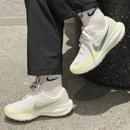 耐克（NIKE）女鞋跑步鞋秋冬季新款QUEST 4減震網(wǎng)面透氣運動(dòng)鞋輕便低幫訓練 HJ8485-100白/銀/微黃綠/熒光黃 38.5