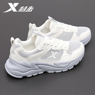 特步（XTEP）女鞋運動(dòng)鞋跑步鞋子女2025秋季新款皮面網(wǎng)面休閑鞋老爹鞋旅游鞋 帆白/月石灰 40