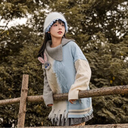 茶小阿秋冬新款麻花毛衣女針織衫半高斜領拼色上衣可愛朱迪裝飾甜美森女 藍白灰拼色毛衣 【有公仔】 S 85-95斤