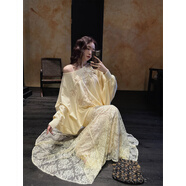 三吉黑花【觀山雪】珠繡露肩蕾絲魚尾毛衣裙 米白 XS