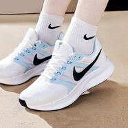 耐克（NIKE）女鞋 2025新款夏季運動(dòng)鞋網(wǎng)面輕便時(shí)尚跑步鞋低幫透氣舒適休閑鞋 藍白躍光-106 RUN SWIFT 3 36