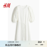H&M女裝連衣裙2025夏季新款泡泡袖鏤空刺繡圓領(lǐng)束腰及膝裙1275625 白色 M 165/96