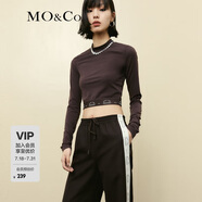 MO&Co.瑜伽風(fēng)橡筋短款小圓領(lǐng)正肩高彈修身上衣辣妹