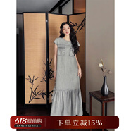 三吉黑花【自由派】女裝2024新款夏裝時(shí)髦工裝口袋釣系約會(huì )牛仔裙 淺灰 現貨 M