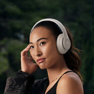 beats Studio Pro 【鄭欽文同款】無(wú)線頭戴式 藍(lán)牙主動(dòng)降噪耳機(jī) 兼容蘋(píng)果安卓系統(tǒng) 柔沙色 高考祝福禮物