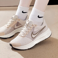 耐克（NIKE）運(yùn)動(dòng)女鞋 2025新款夏季網(wǎng)面透氣慢跑鞋輕便休閑跑步鞋子 RUN DEFY/淺褐色 36.5 內(nèi)長(zhǎng)230mm