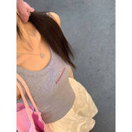 deciuhlaepusumede 質(zhì)感在線|U型背心女外穿字母刺繡彈力修身基礎(chǔ)吊帶上衣 花灰色現(xiàn)貨 S 均碼