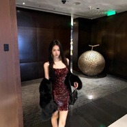 南啵丸酒紅色亮片吊帶洋裝女春季感修身禮服短裙純欲收腰包臀裙子 酒紅色 S