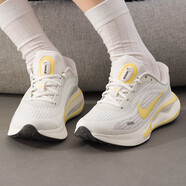 NIKE耐克女鞋跑步鞋 25夏季新款Journey Run慢跑鞋緩震輕便透氣運動(dòng)鞋 FJ7765-112柔黃/幻影灰白 35.5