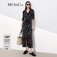 MO&Co.夏季V領(lǐng)開衩立裁印花長(zhǎng)裙MBA2DRST29 摩安珂moco 黑底白花色 M