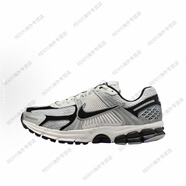耐克（NIKE）oomVomero男款耐磨緩震運(yùn)動(dòng)休閑跑鞋-官方旗艦正品 Q1182-001/灰色 /女款/色差 38