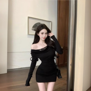 衣然呈品純欲風(fēng)性感斜肩長(cháng)袖連衣裙女春秋新款辣妹蕾絲拼接緊身包臀短裙女 黑色 S 【建議85-105斤】