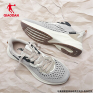 喬丹（QIAODAN）男鞋運動(dòng)鞋男2025夏季新款網(wǎng)面透氣跑步鞋減震輕便休閑鞋慢跑鞋子 浮石色/黑色-輕速科技 42