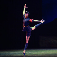 窈欣女戰士表演服紅服裝舞蹈服八路服裝紅色娘子軍芭蕾舞演出服 女連長(cháng)服 S