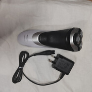 飛利浦進(jìn)口原裝飛利浦剃須刀pt725日版充電式三頭刀男士刮胡刀全身水洗 白色 AT894