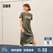 森馬連衣裙女復(fù)古休閑中長(zhǎng)裙春夏心機(jī)字母開(kāi)叉T恤裙101324114026