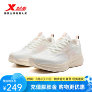 特步（XTEP）【門店同款】2025夏季跑步鞋女透氣輕便時(shí)尚百搭 帆白/油灰粉 35