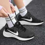 耐克（NIKE）跑鞋女鞋 25夏新款革命7運動鞋低幫透氣舒適休閑鞋網(wǎng)面緩震跑步鞋 革命7/黑白/店長主推 38.5
