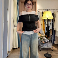 風(fēng)采兔 撞色露肩設(shè)計(jì)感小眾短袖高級(jí)感女T恤2025夏季新款顯瘦一字領(lǐng)上衣 黑色   M