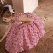 初煦女童輕奢玫瑰花瓣連衣裙 甜美背心蓬蓬生日公主裙 周歲禮服裙 粉色玫瑰公主裙 現貨 120 碼