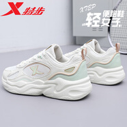 特步女鞋運動(dòng)鞋子女夏季新款網(wǎng)面軟底跑步鞋女士輕便減震透氣休閑鞋子 凝脂綠/余白灰 【官方正品】 40
