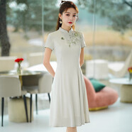 秀觀(guān)唐枝綠新中式國風(fēng)春夏新款優(yōu)雅短袖復古繡花日常A擺改良旗袍裙女裝 綠色 M