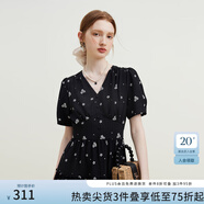 范思藍恩23FS12642茶歇法式碎花連衣裙女夏季新款V領(lǐng)沙灘長裙 黑底白花 M