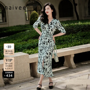 納薇（naivee）商場(chǎng)同款收腰茶歇裙經(jīng)典V領(lǐng)法式印花碎花連衣裙女 青藍 S